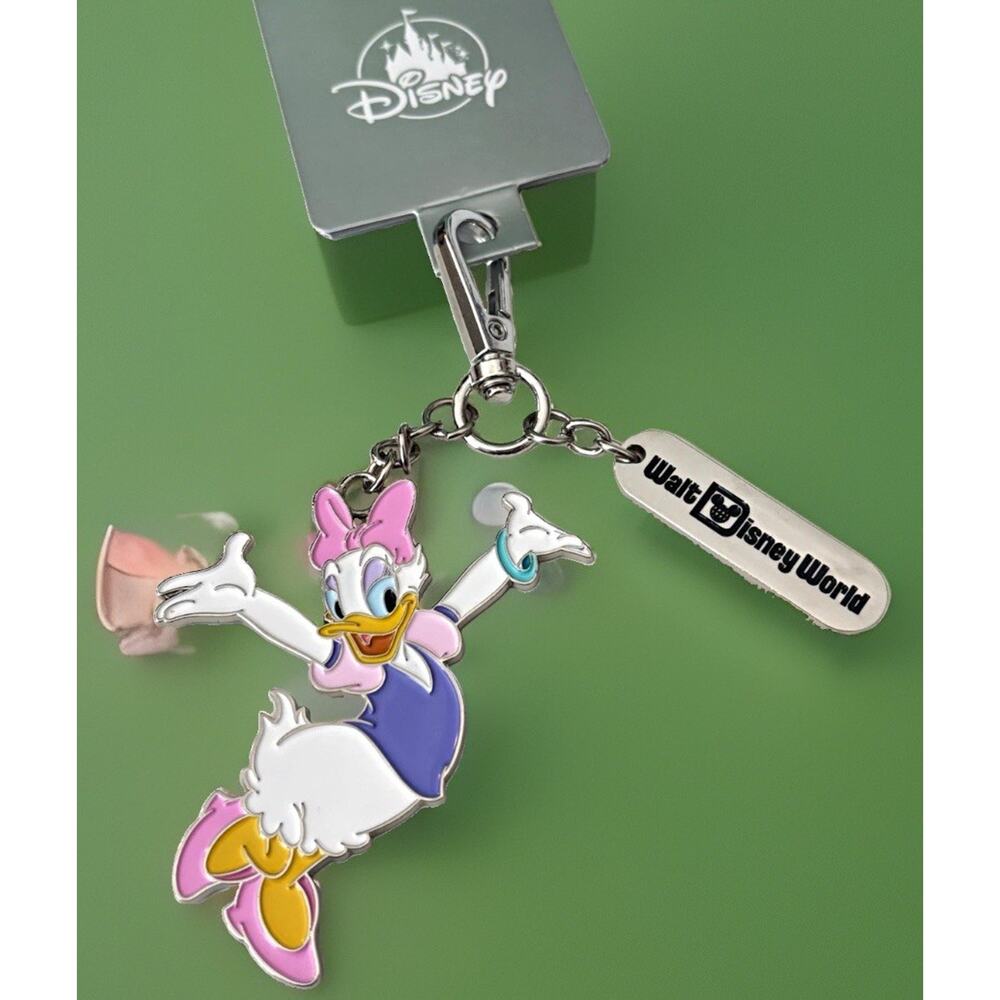 Disney Walt Disney World Daisy Duck Keychain Charm Disney Franchise Theme